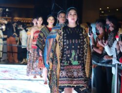 Pesona Tapis Lampung, Memukau di Ajang Jagantara