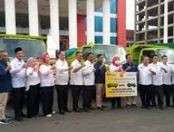 Pemkot Bandar Lampung Terima Bantuan Truk Sampah dan Truk Tangki Tinja dari PT Bukit Asam