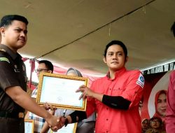 Owner Narasi 24 Terima Penghargaan Gerakan Indonesia Membaca