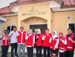 Ketua PMI Provinsi Lampung Serahkan Bantuan Kepada Warga Masyarakat Korban Bencana Alam Kampung Dadap Jajar
