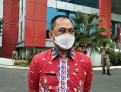 Bantu Pandawara Group, Pemkot Turunkan 60 Petugas Bantu Bersihkan Pantai di Bandar Lampung