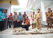 Kunjungan Kerja di Kabupaten Pringsewu, Pj Gubernur Lampung Bahagia Main Bareng Anak-anak