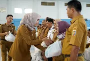 Korpri Ramadan Berbagi, Wagub Jihan Nurlela Salurkan Bantuan untuk ASN Golongan I dan II
