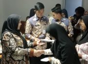 Walikota Bandar Lampung Serahkan Bantuan Sosial dan Umrah Gratis bagi Korban Bencana