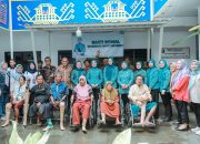 Ketua TP PKK Provinsi Lampung Ibu Purnama Wulan Sari Mirza Serahkan 15 Paket Kaki Palsu kepada Penerima Manfaat