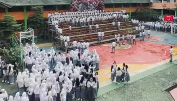 Panggung Perpisahan SMKN 4 Ambruk, Siswa Alami Patah Tulang