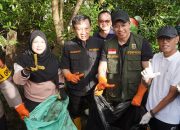 Wali Kota Eva Dwiana Hadiri Aksi Bersih Pantai Bersama Pemprov Lampung