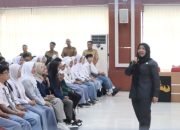 Wali Kota Eva Dwiana Serahkan Program Bantuan Pendidikan bagi 6.000 Siswa dan Mahasiswa Bandar Lampung Tahun 2025