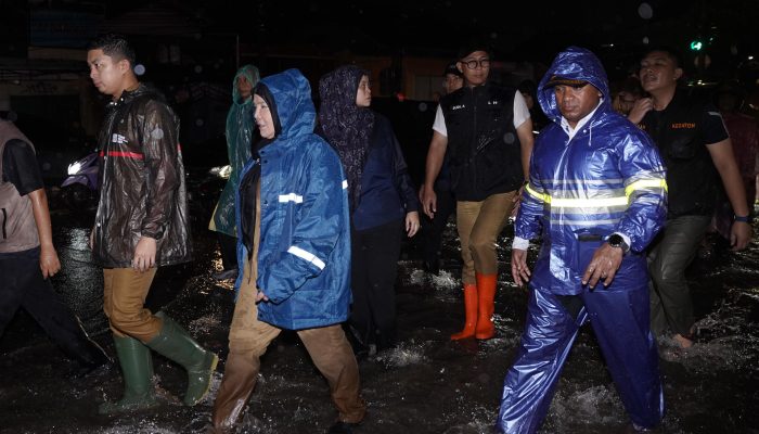 Eva Dwiana Turun Langsung, BPBD Keruk Gorong-Gorong Pascabanjir