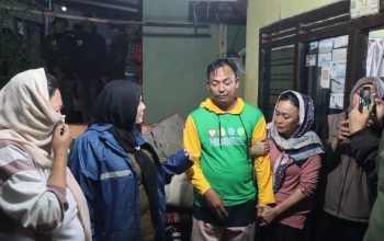 Eva Dwiana Temui Keluarga Korban Banjir Bandang di Garuntang