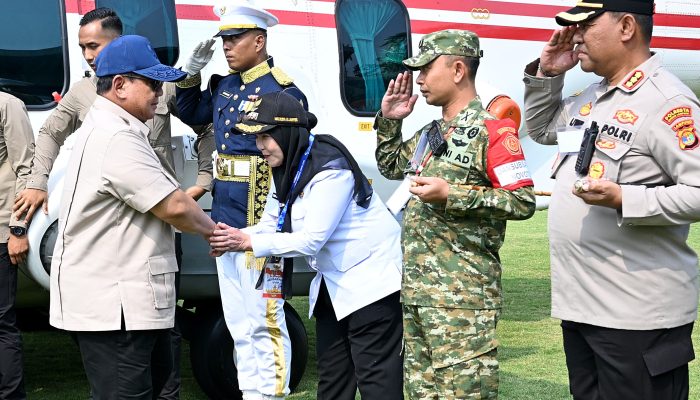 Walikota Bunda Eva Sambut, Kedatangan Presiden Prabowo